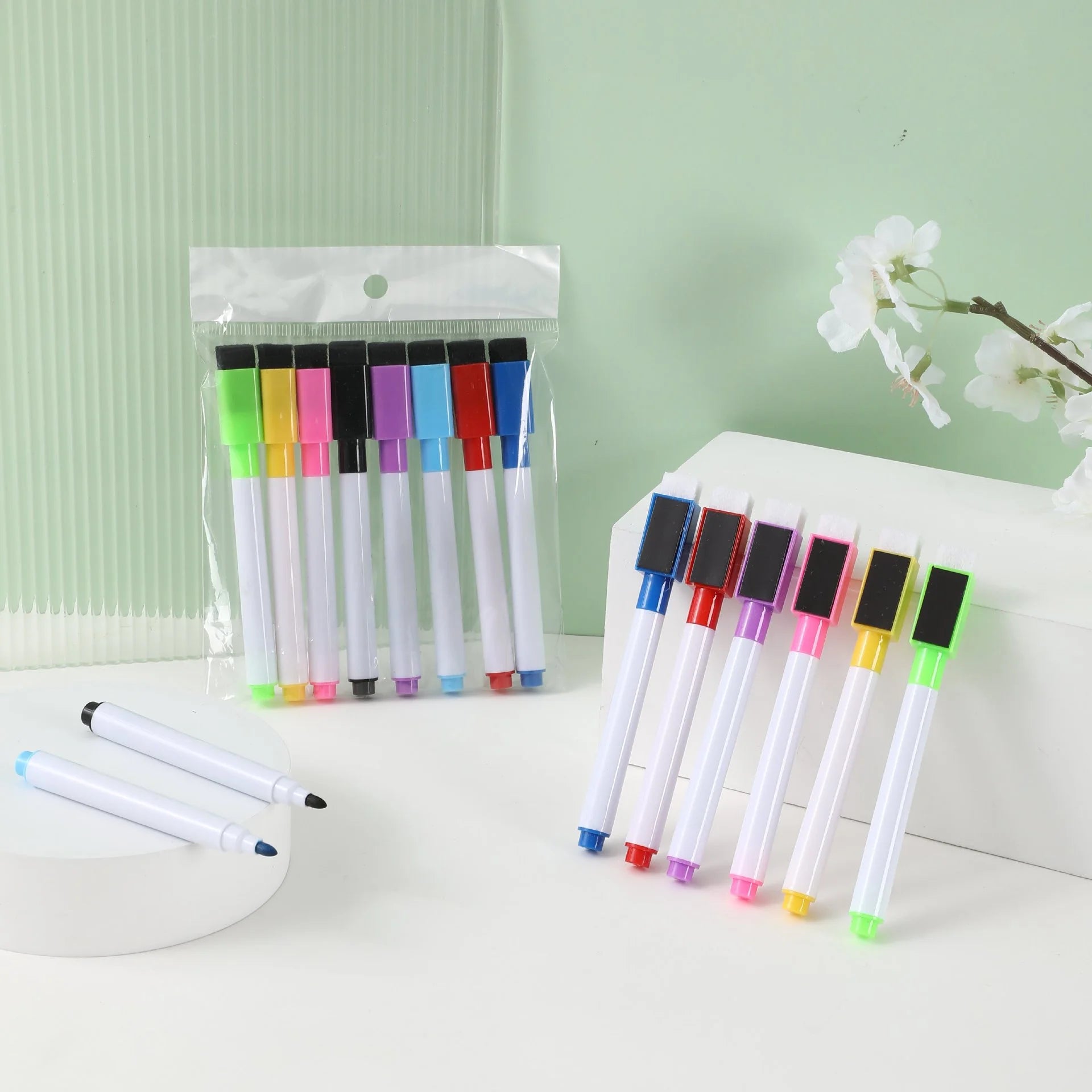 8 colours with magnetic whiteboard marker multi-colour water-based pen can be adsorbed and erasable, suitable for office meeting
